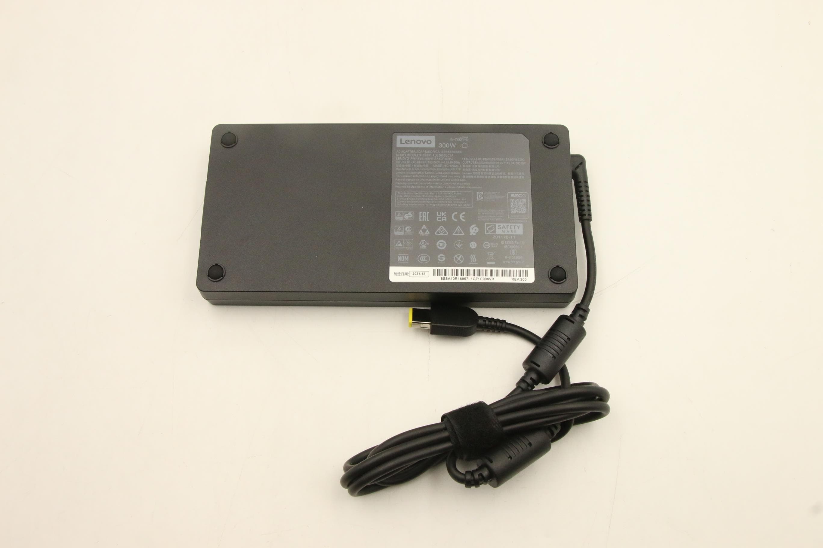 Lenovo Slim,300W,20V,3P,WW,LTN